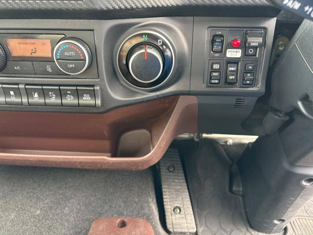 日野レンジャー冷凍車（冷蔵車）中型（4t）[写真22]