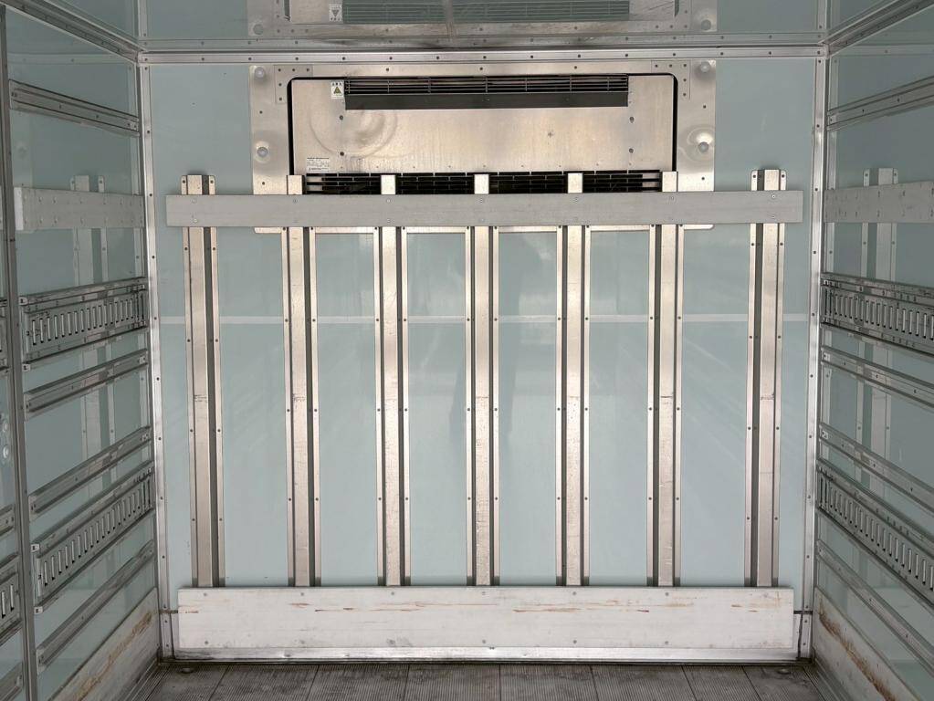 日野レンジャー冷凍車（冷蔵車）中型（4t）[写真07]