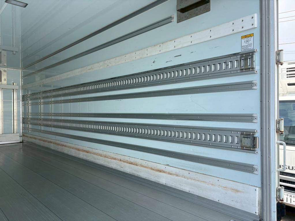 日野レンジャー冷凍車（冷蔵車）中型（4t）[写真10]