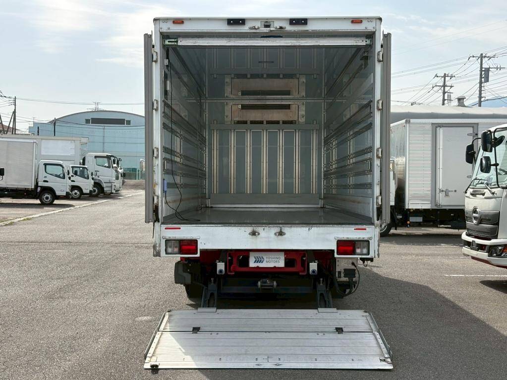 日野レンジャー冷凍車（冷蔵車）中型（4t）[写真11]