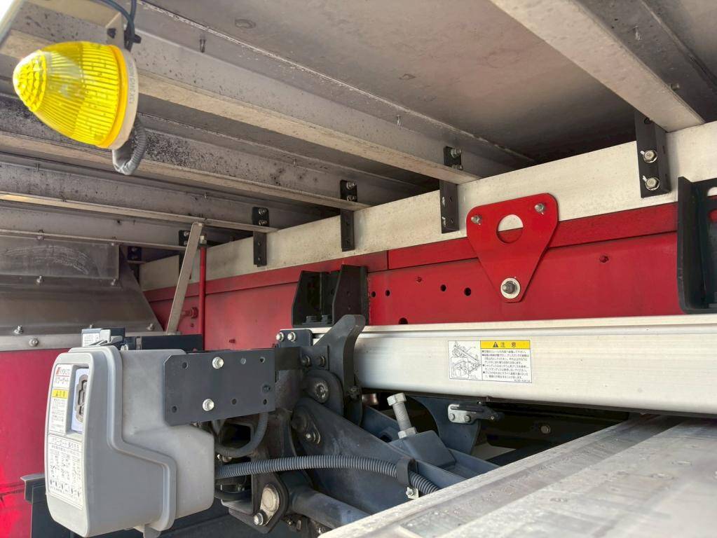 日野レンジャー冷凍車（冷蔵車）中型（4t）[写真14]