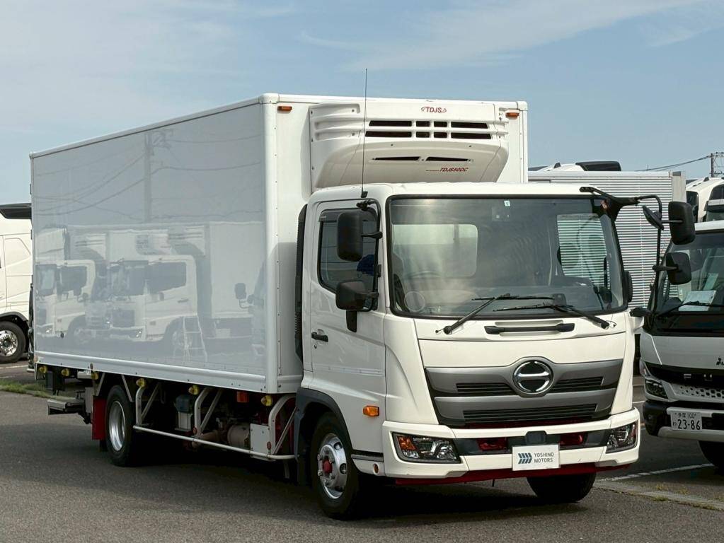 日野レンジャー冷凍車（冷蔵車）中型（4t）[写真02]