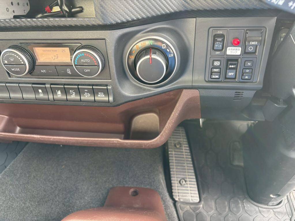 日野レンジャー冷凍車（冷蔵車）中型（4t）[写真22]