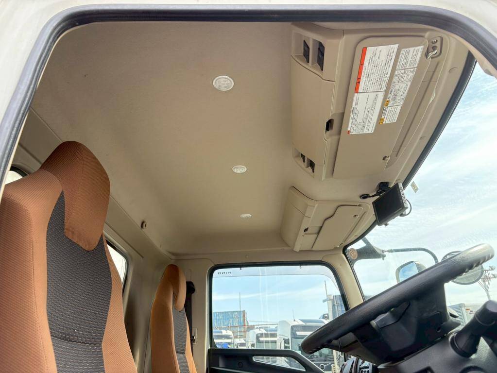 日野レンジャー冷凍車（冷蔵車）中型（4t）[写真23]