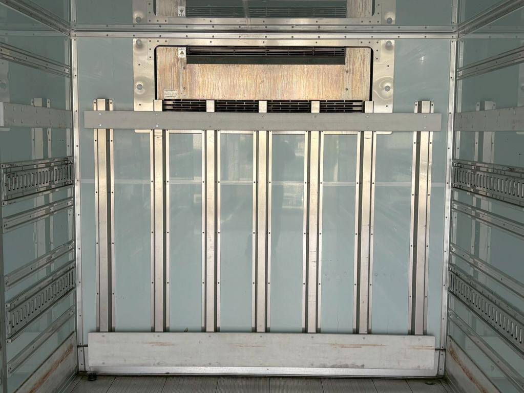 日野レンジャー冷凍車（冷蔵車）中型（4t）[写真07]