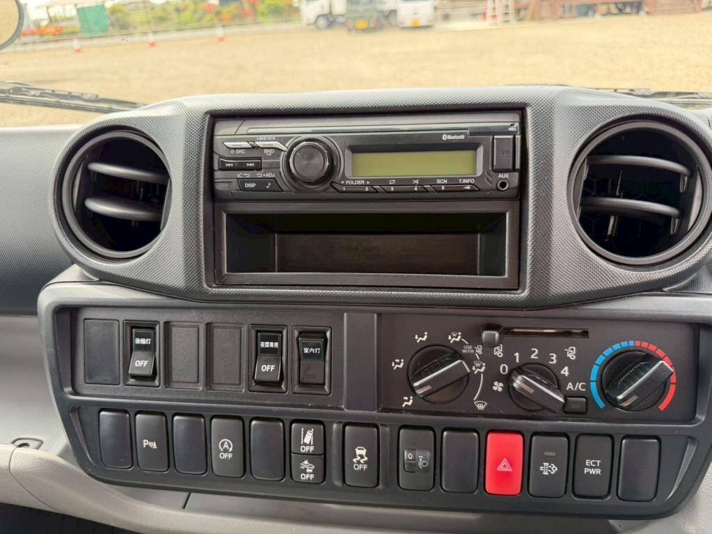 日野デュトロアルミバン小型（2t・3t）[写真18]