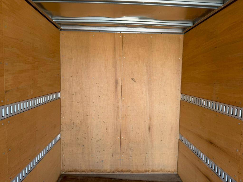 日野デュトロアルミバン小型（2t・3t）[写真06]