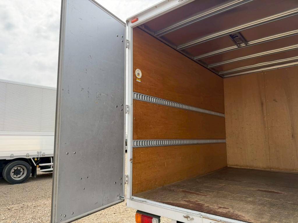 日野デュトロアルミバン小型（2t・3t）[写真08]