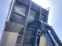 三菱ふそうスーパーグレートダンプ大型（10t）[写真11]