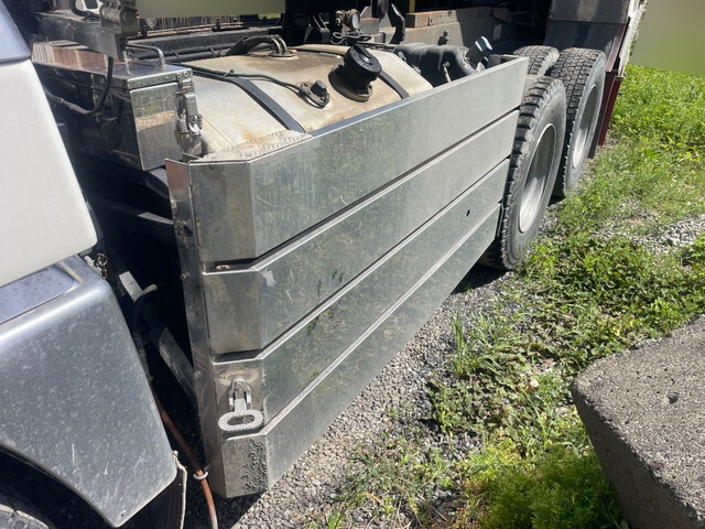 三菱ふそうスーパーグレートダンプ大型（10t）[写真16]