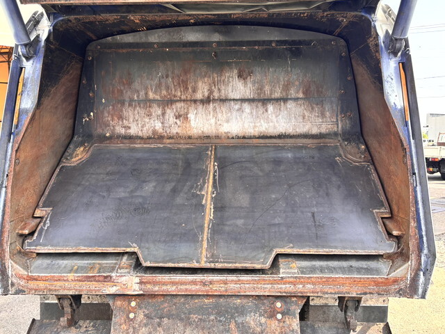 日野デュトロパッカー車（塵芥車）小型（2t・3t）[写真16]