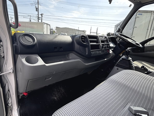 日野デュトロパッカー車（塵芥車）小型（2t・3t）[写真29]