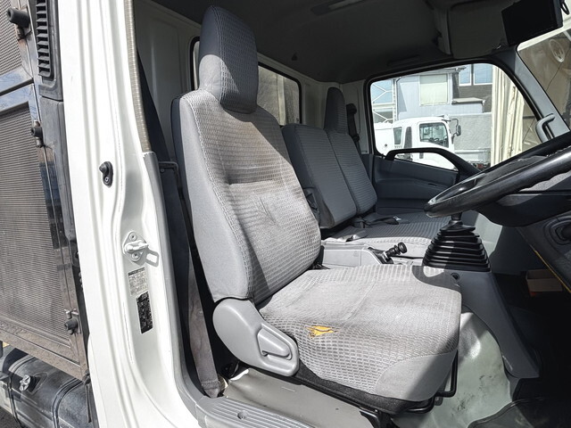 日野デュトロパッカー車（塵芥車）小型（2t・3t）[写真33]