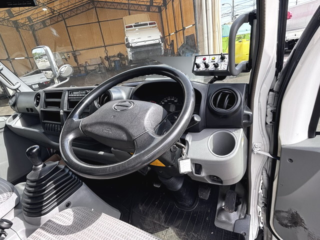 日野デュトロパッカー車（塵芥車）小型（2t・3t）[写真34]