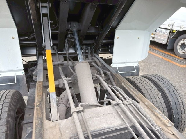 三菱ふそうキャンターパッカー車（塵芥車）小型（2t・3t）[写真10]