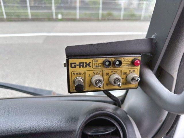 三菱ふそうキャンターパッカー車（塵芥車）小型（2t・3t）[写真32]