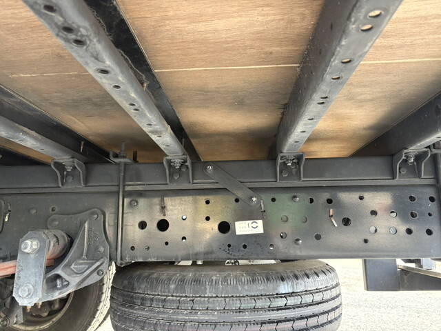 いすゞエルフアルミバン小型（2t・3t）[写真16]