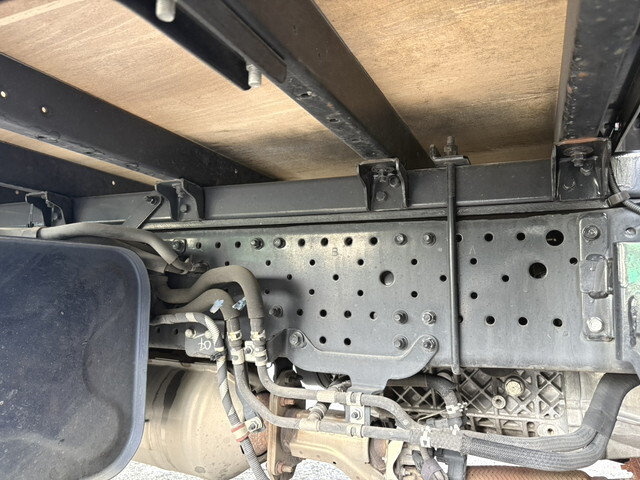 いすゞエルフアルミバン小型（2t・3t）[写真19]