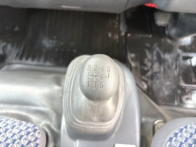 いすゞエルフアルミバン小型（2t・3t）[写真22]