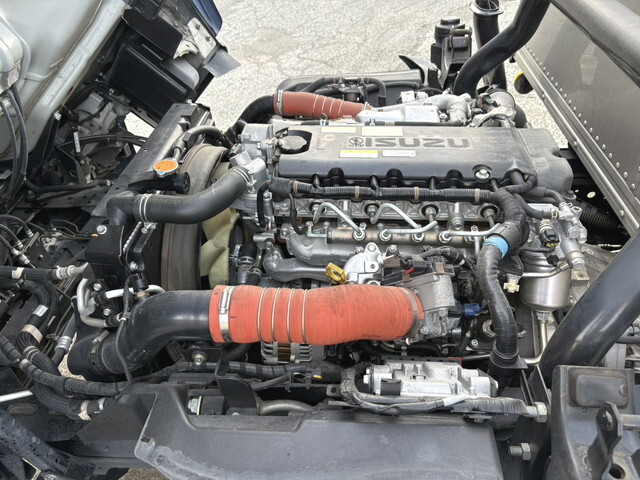 いすゞエルフアルミバン小型（2t・3t）[写真26]