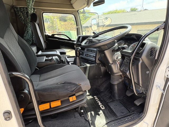 日野プロフィアトレーラーヘッド（トラクターヘッド）大型（10t）[写真22]