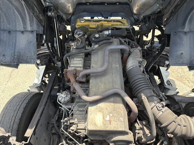 日野プロフィアトレーラーヘッド（トラクターヘッド）大型（10t）[写真31]