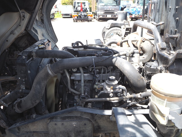 いすゞフォワードコンテナ専用車中型（4t）[写真21]