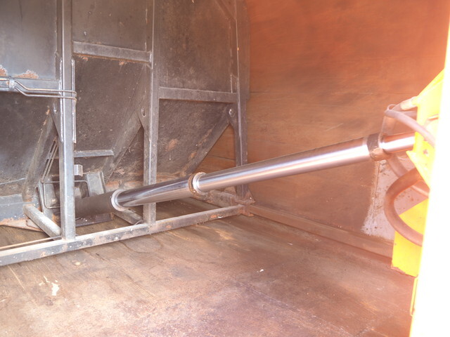 いすゞフォワードコンテナ専用車中型（4t）[写真22]