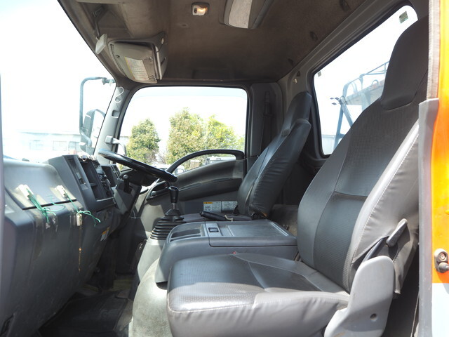 いすゞフォワードコンテナ専用車中型（4t）[写真31]