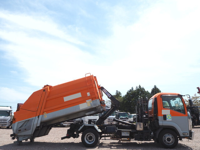 いすゞフォワードコンテナ専用車中型（4t）[写真06]