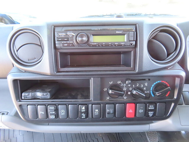 日野デュトロ穴掘建柱車小型（2t・3t）[写真21]