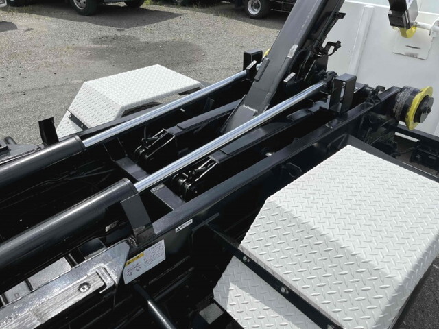 いすゞエルフコンテナ専用車小型（2t・3t）[写真10]