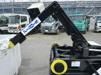 いすゞエルフコンテナ専用車小型（2t・3t）[写真15]