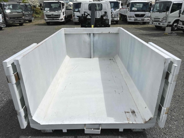 いすゞエルフコンテナ専用車小型（2t・3t）[写真15]