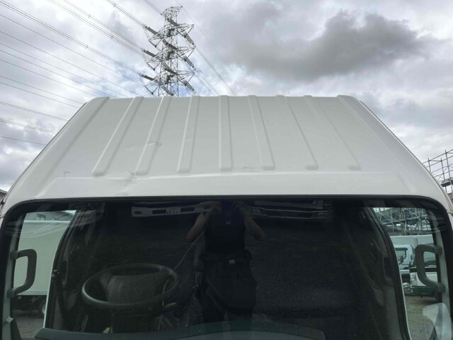 いすゞエルフコンテナ専用車小型（2t・3t）[写真25]