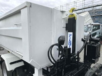 いすゞエルフコンテナ専用車小型（2t・3t）[写真27]