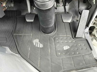 いすゞエルフコンテナ専用車小型（2t・3t）[写真38]