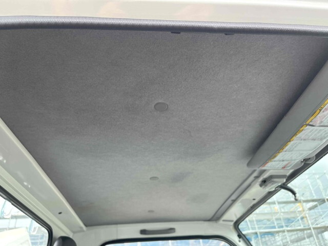 いすゞエルフコンテナ専用車小型（2t・3t）[写真38]