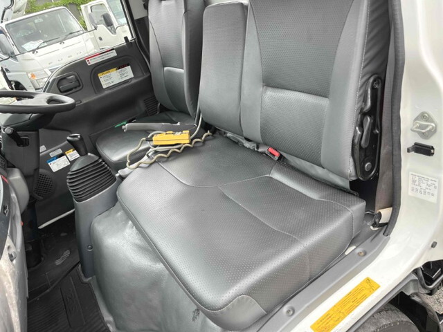 いすゞエルフコンテナ専用車小型（2t・3t）[写真39]