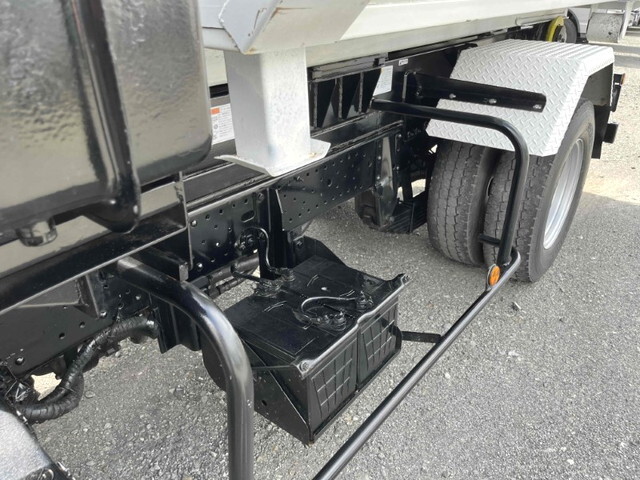 いすゞエルフコンテナ専用車小型（2t・3t）[写真08]