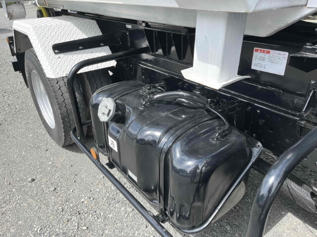 いすゞエルフコンテナ専用車小型（2t・3t）[写真09]