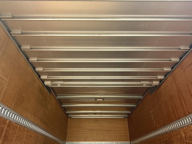 いすゞエルフアルミバン小型（2t・3t）[写真15]