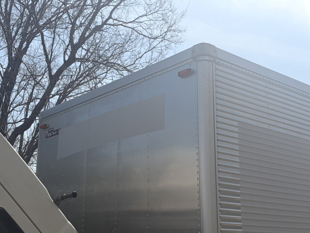 いすゞエルフアルミバン小型（2t・3t）[写真16]