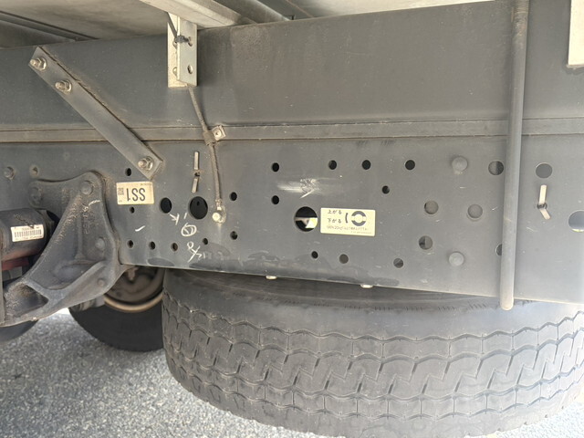 いすゞエルフアルミバン小型（2t・3t）[写真23]