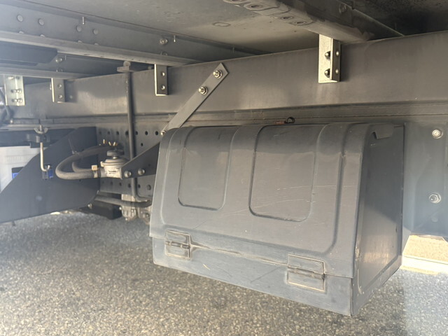 いすゞエルフアルミバン小型（2t・3t）[写真25]