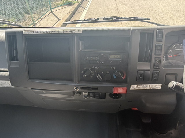 いすゞエルフアルミバン小型（2t・3t）[写真33]