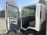 いすゞエルフアルミバン小型（2t・3t）[写真06]