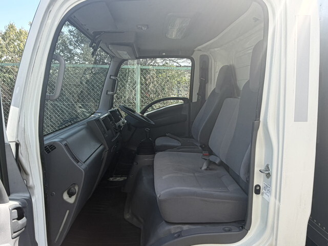 いすゞエルフアルミバン小型（2t・3t）[写真06]