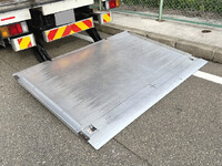 いすゞエルフアルミバン小型（2t・3t）[写真13]