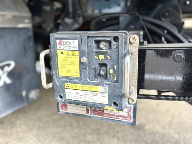 いすゞエルフアルミバン小型（2t・3t）[写真13]